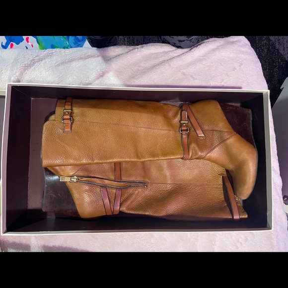 Coach boots 8.5 in mint condition - Picture 2 of 5